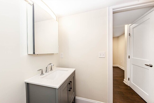 Building Photo - 28 Albion St