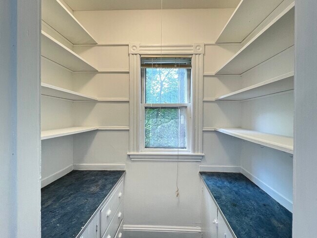 Building Photo - 71 Fayerweather St