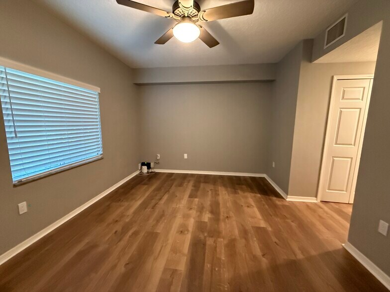 Building Photo - 6018 Portsdale Pl