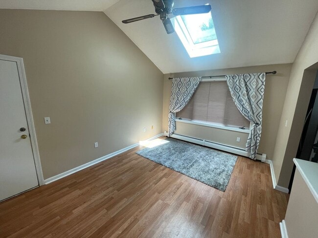 Building Photo - Single-Family Home in South Nashua