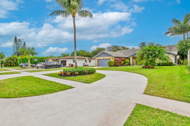 Building Photo - 1006 SE 6th St