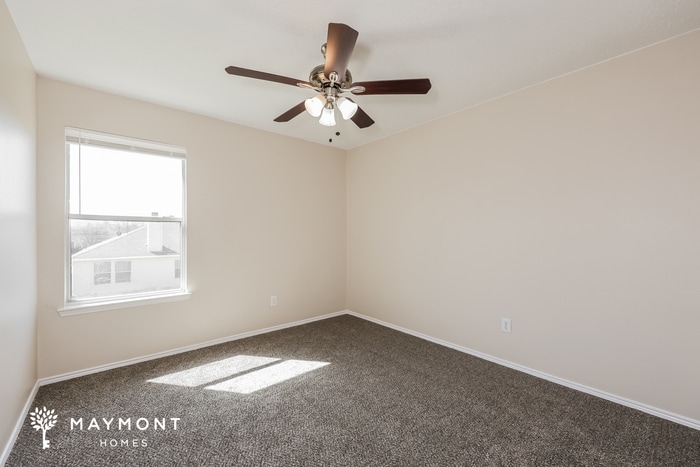 Building Photo - 2214 Sumac Dr