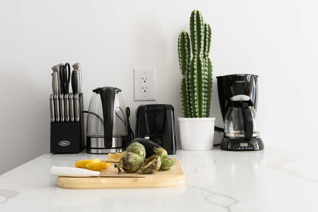 Building Photo - 1597 York Ave