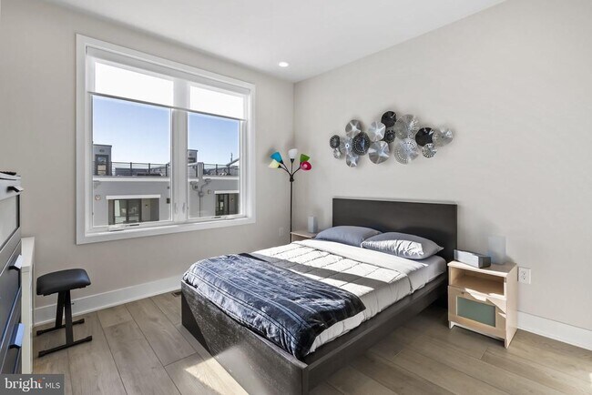 Building Photo - 908 Laurens Aly