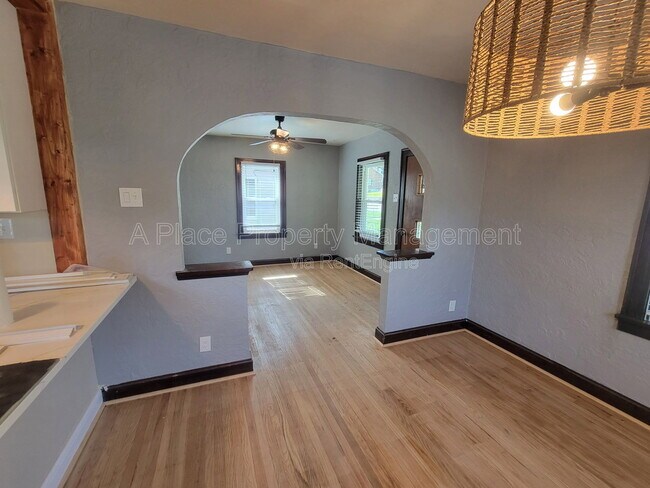 Building Photo - 8612 Hume Ave
