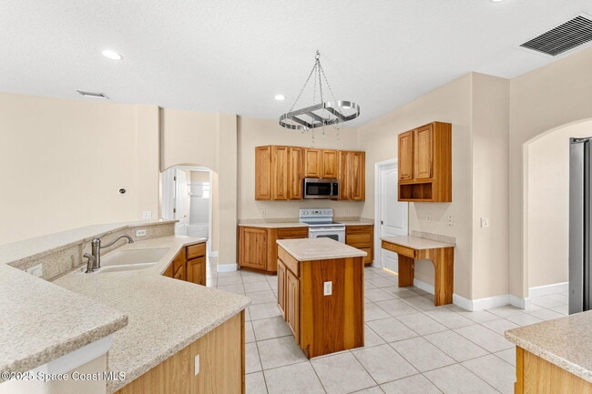 Building Photo - 3650 Chardonnay Dr