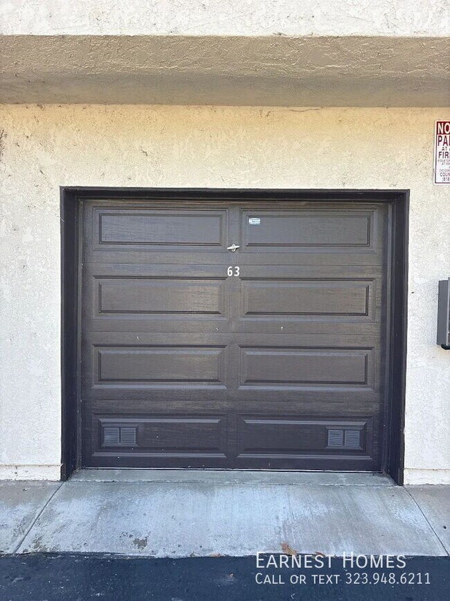 Building Photo - 5606 Las Virgenes Rd