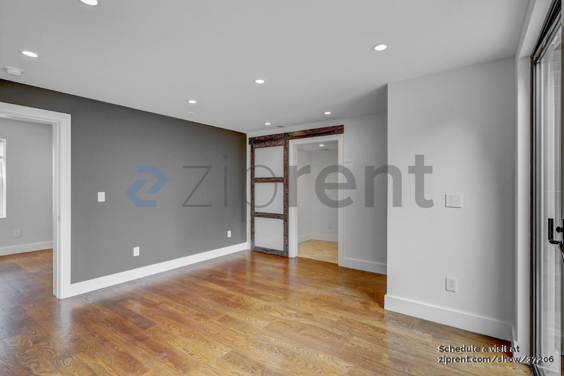 Building Photo - 537 Moultrie St