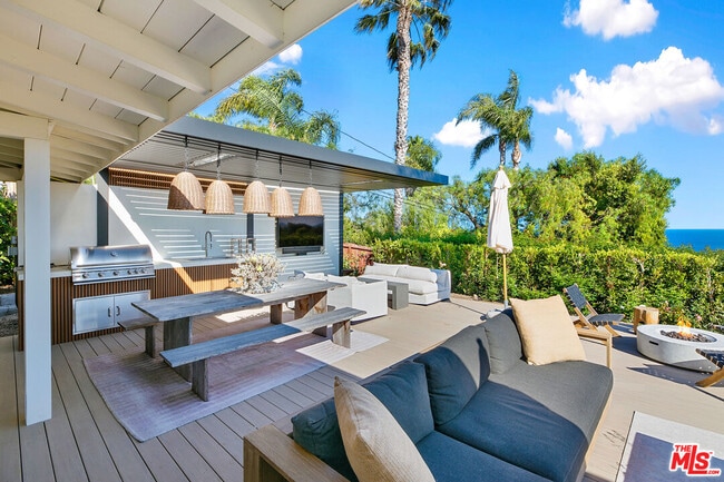 Building Photo - 26887 Sea Vista Dr