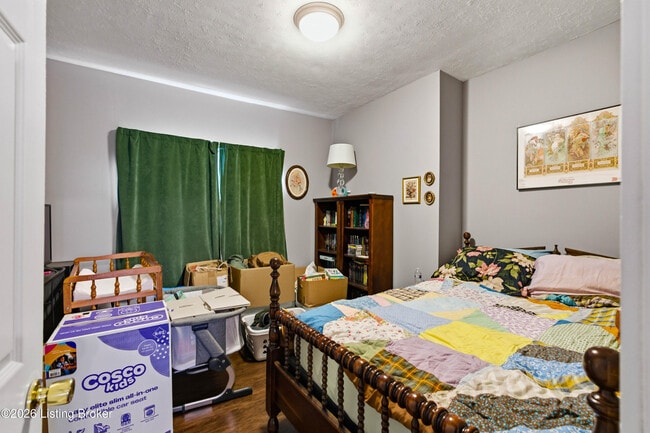 Building Photo - 924 Burton Ave