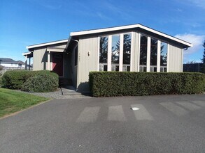 Building Photo - 2 Bedroom/2 Bath Modular Home Available Now!