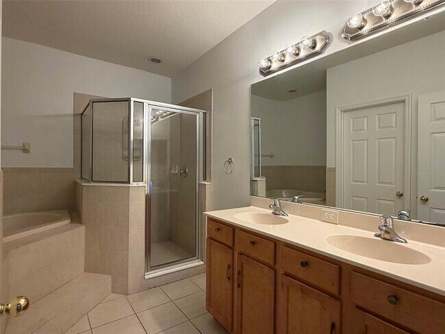 Building Photo - 4530 Amberly Oaks Ct