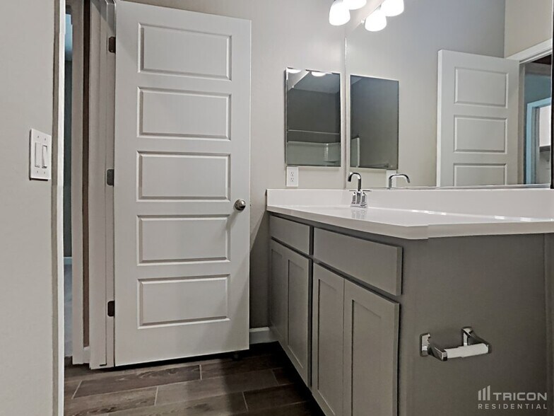 Building Photo - 44238 W Palo Ceniza Way