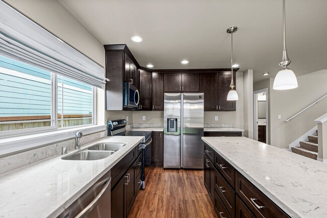 Building Photo - Modern 4-Bed Tacoma Home | Energy Efficien...