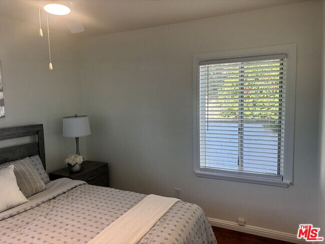 Building Photo - 2723 Ballard St