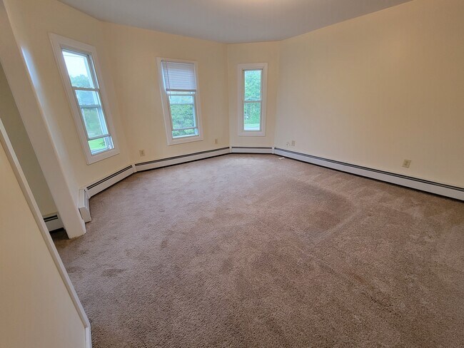 Building Photo - 1418 Farmington Ave