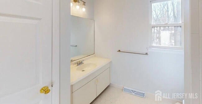 Building Photo - 9 Black Oak Ln