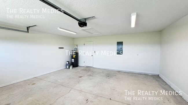Building Photo - 8219 Cozumel Ln