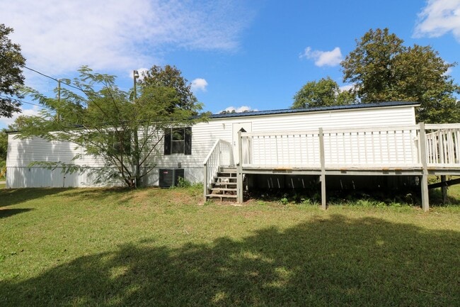 Building Photo - Newly Renovated Home