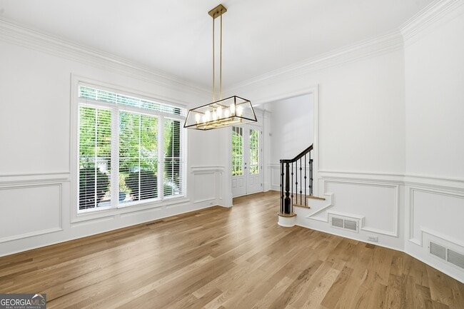 Building Photo - 6740 Castleton Dr NW