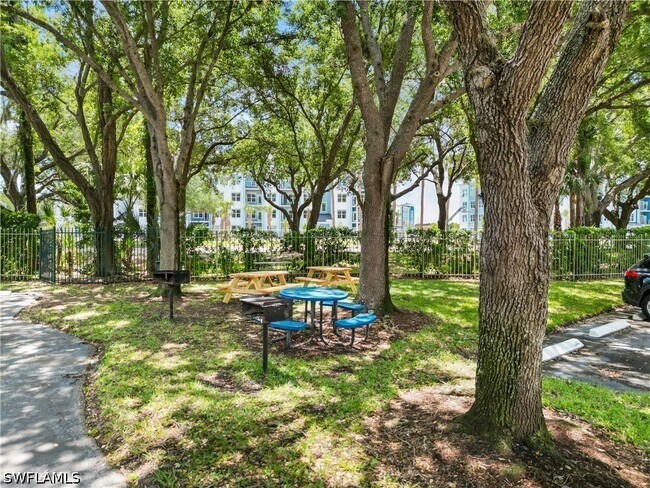 Building Photo - 11561 Villa Grand