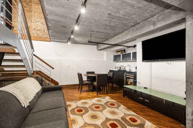 Building Photo - 1830 Ridge Ave