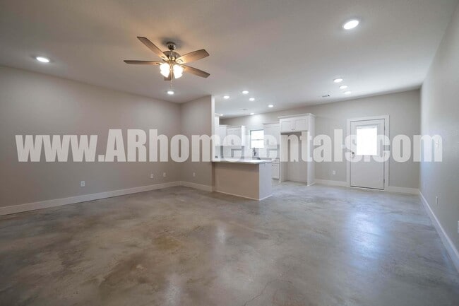 Building Photo - 29 John Ross Dr