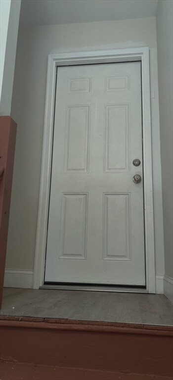 Primary Photo - 123 Burnett St