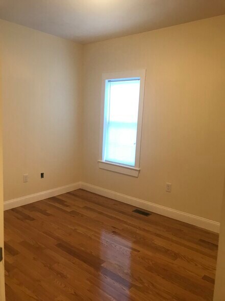 Building Photo - 17 3rd Ave