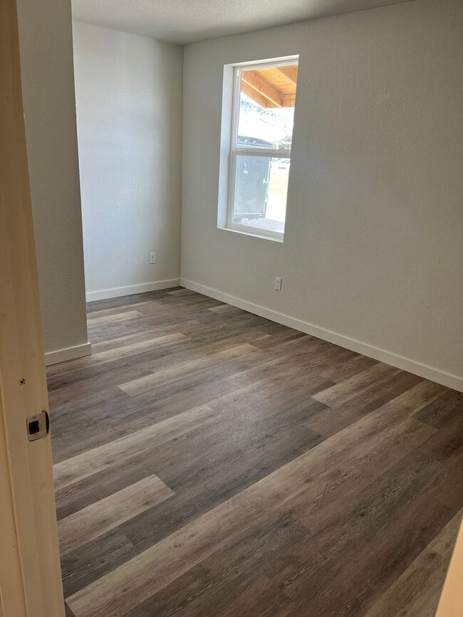 Building Photo - Smith