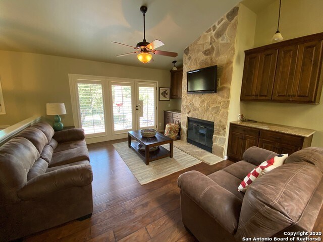 Building Photo - 531 Woodlake Dr