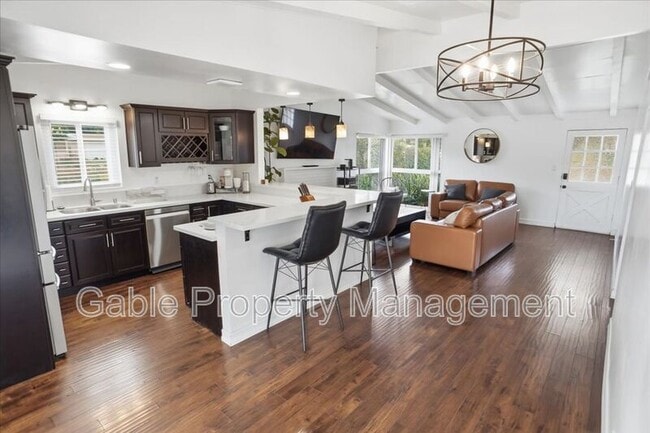 Building Photo - 27453 Santa Clarita Rd