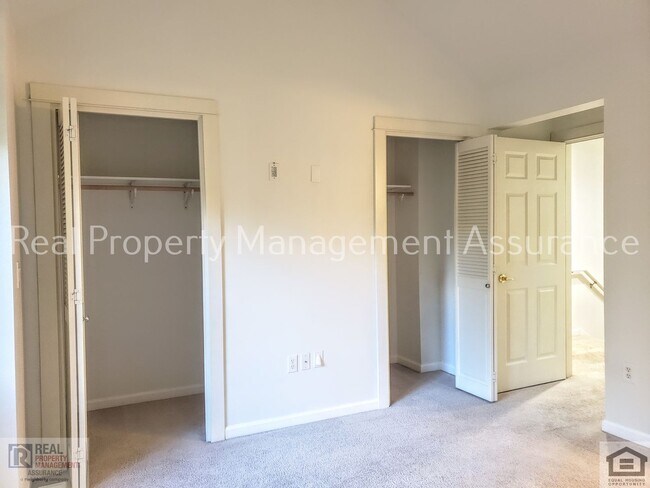 Building Photo - 10275 NW Alder Grove Ln