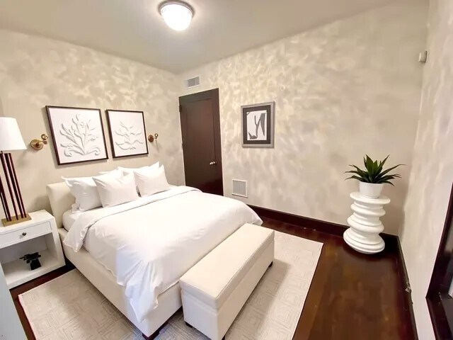 Building Photo - 664 Gladstone Ave