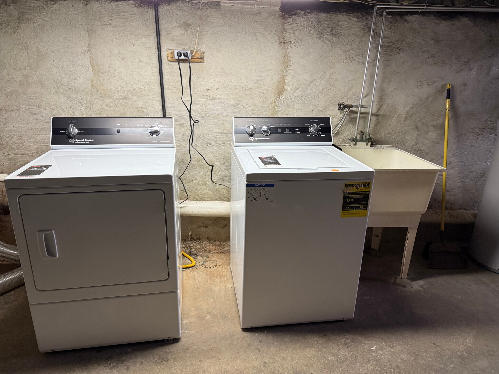 Building Photo - 3046 Mercer St