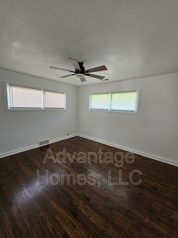 Building Photo - 11410 Palmer Ave