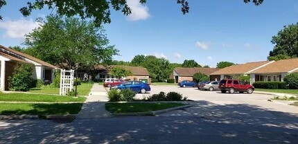 Building Photo - 41 E Washington St