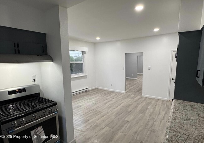 Building Photo - 342 N Main St