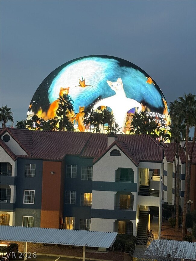 Building Photo - 210 E Flamingo Rd