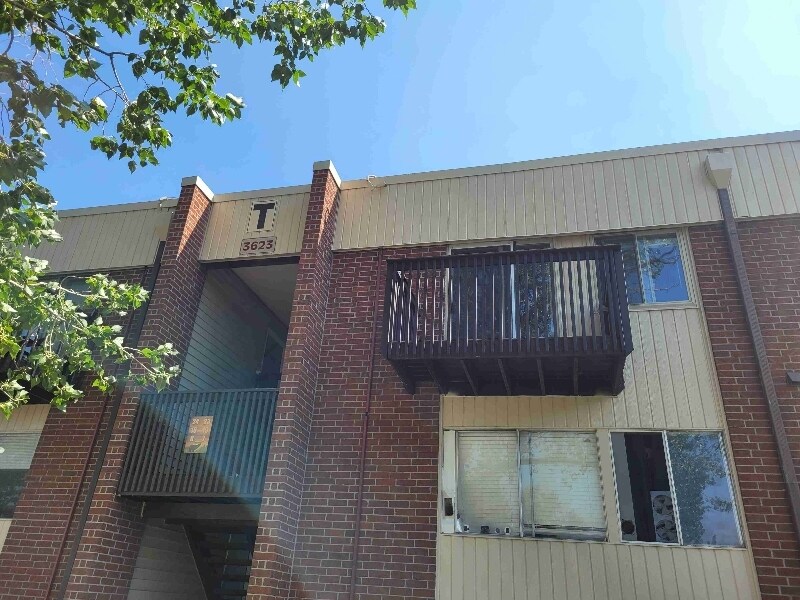 Building Photo - 3623 S Sheridan Blvd