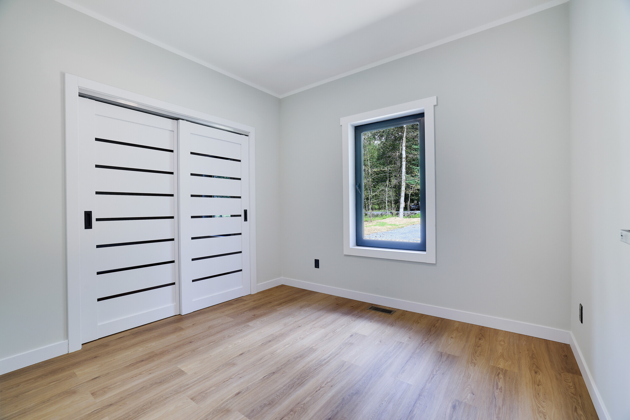 Building Photo - 1540 Lake Ln