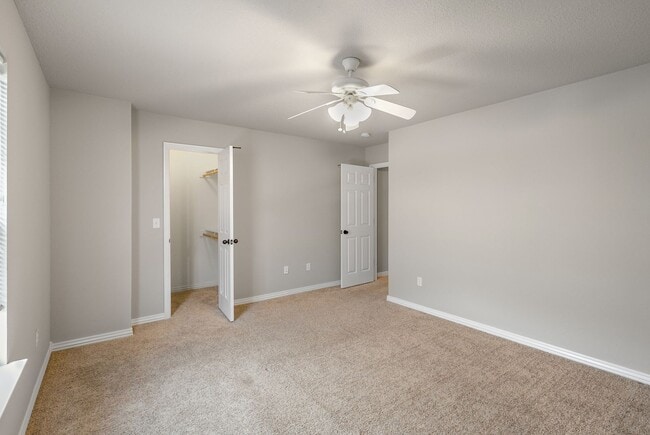 Building Photo - Siloam TownHome