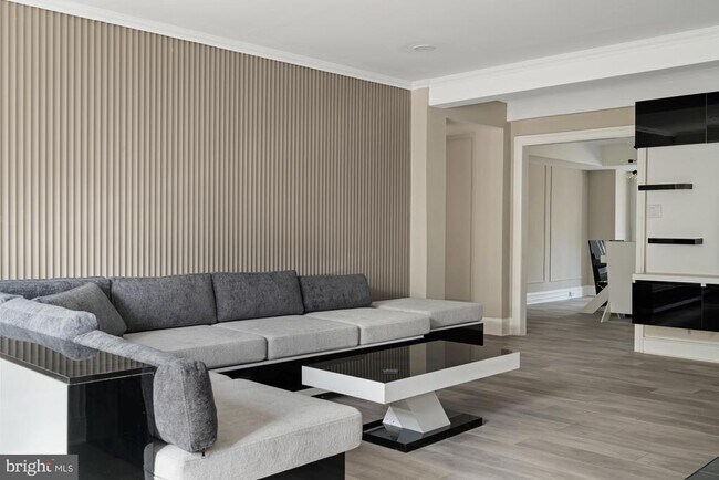 Building Photo - 415 City Ave