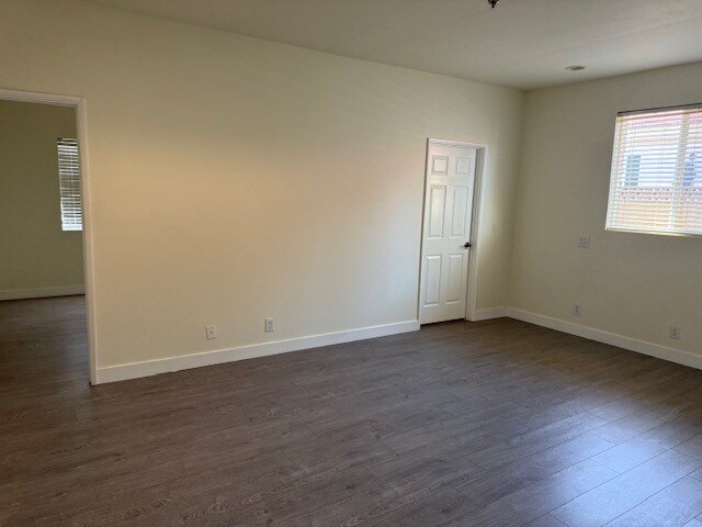 Building Photo - 23056 Lanark St