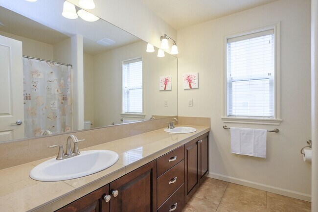 Building Photo - Beautiful 4BD* 3 BA* Single Family Home Located In Arbor Oaks Community! **Included In Rent: Hi S...