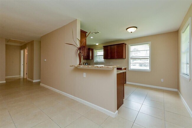 Building Photo - 16326 Cypress Bend Dr