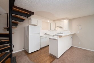 Building Photo - Now Leasing: Beautiful Rustic-Style Apartm...