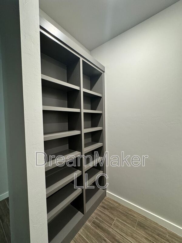 Building Photo - 736 Apple Blossom Wy