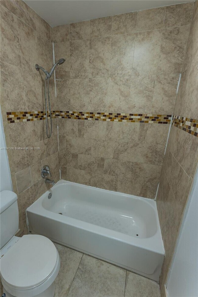 Building Photo - 2 bedroom in Miramar FL 33025