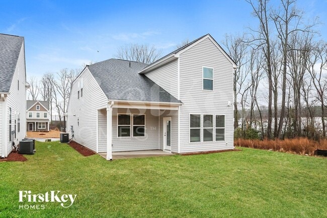 Building Photo - 586 Hillpark Ln